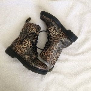 ✨🐯CHEETAH PRINT DR. MARTENS🐯✨